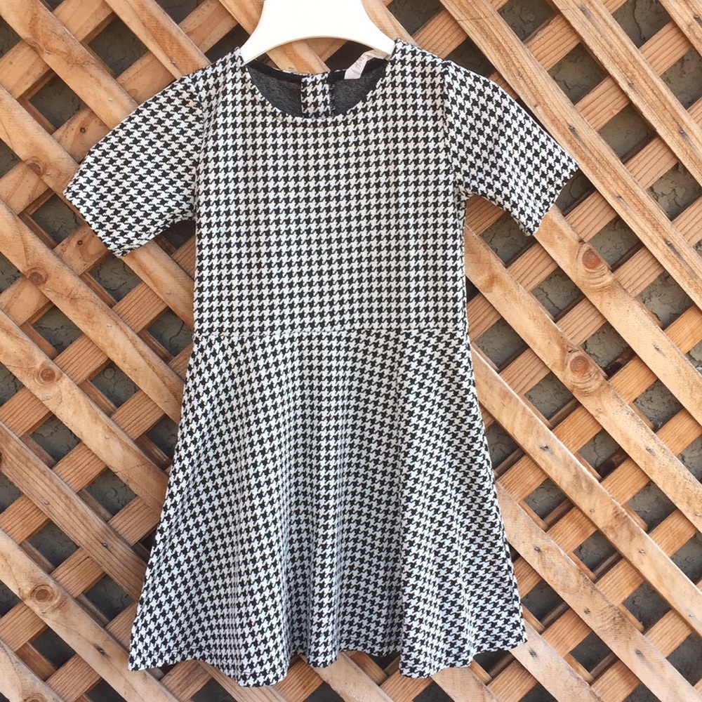 Sweet houndstooth twirly dress